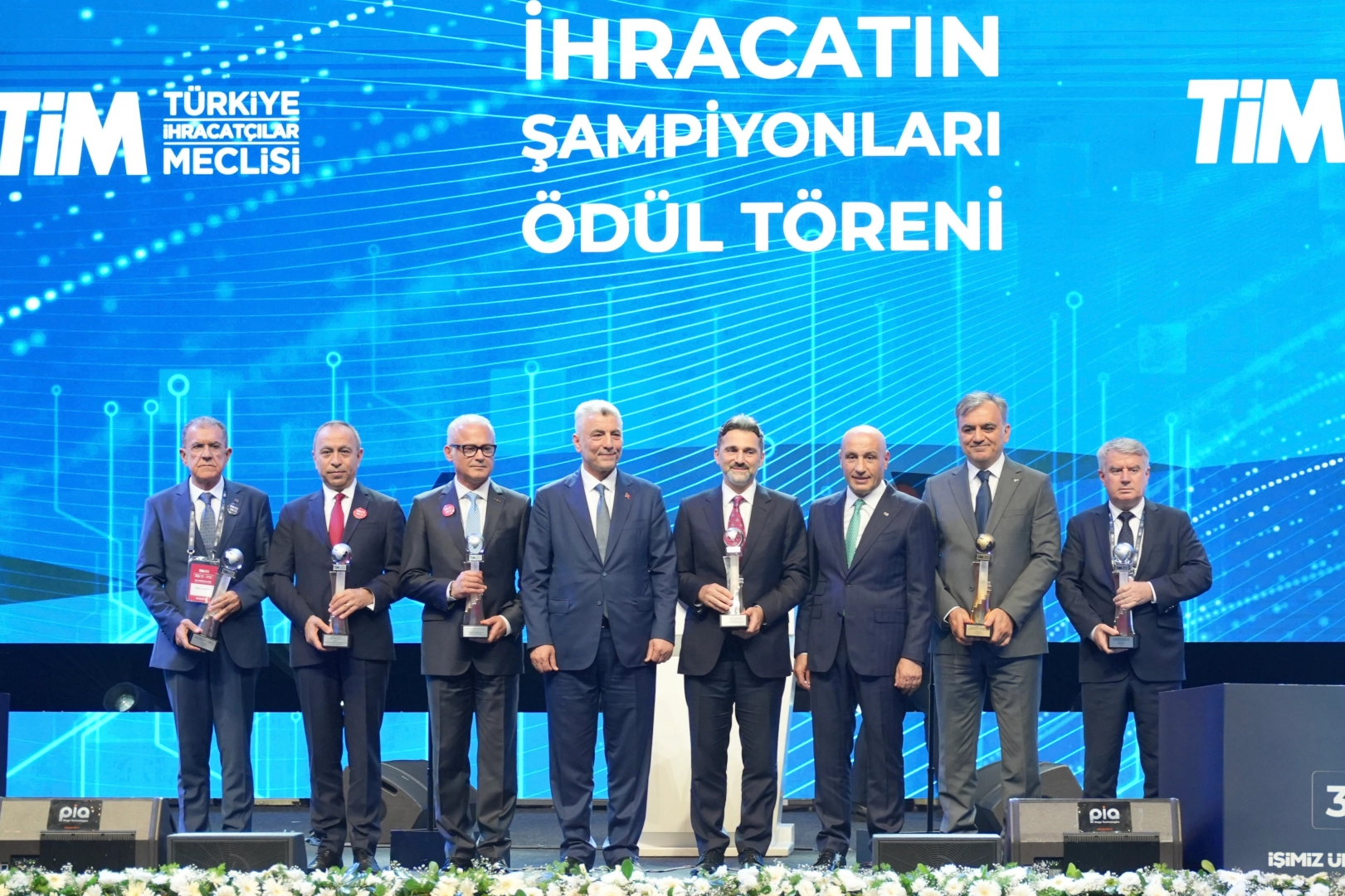 İhracat şampiyonlarının 11&rsquo;i Egeli