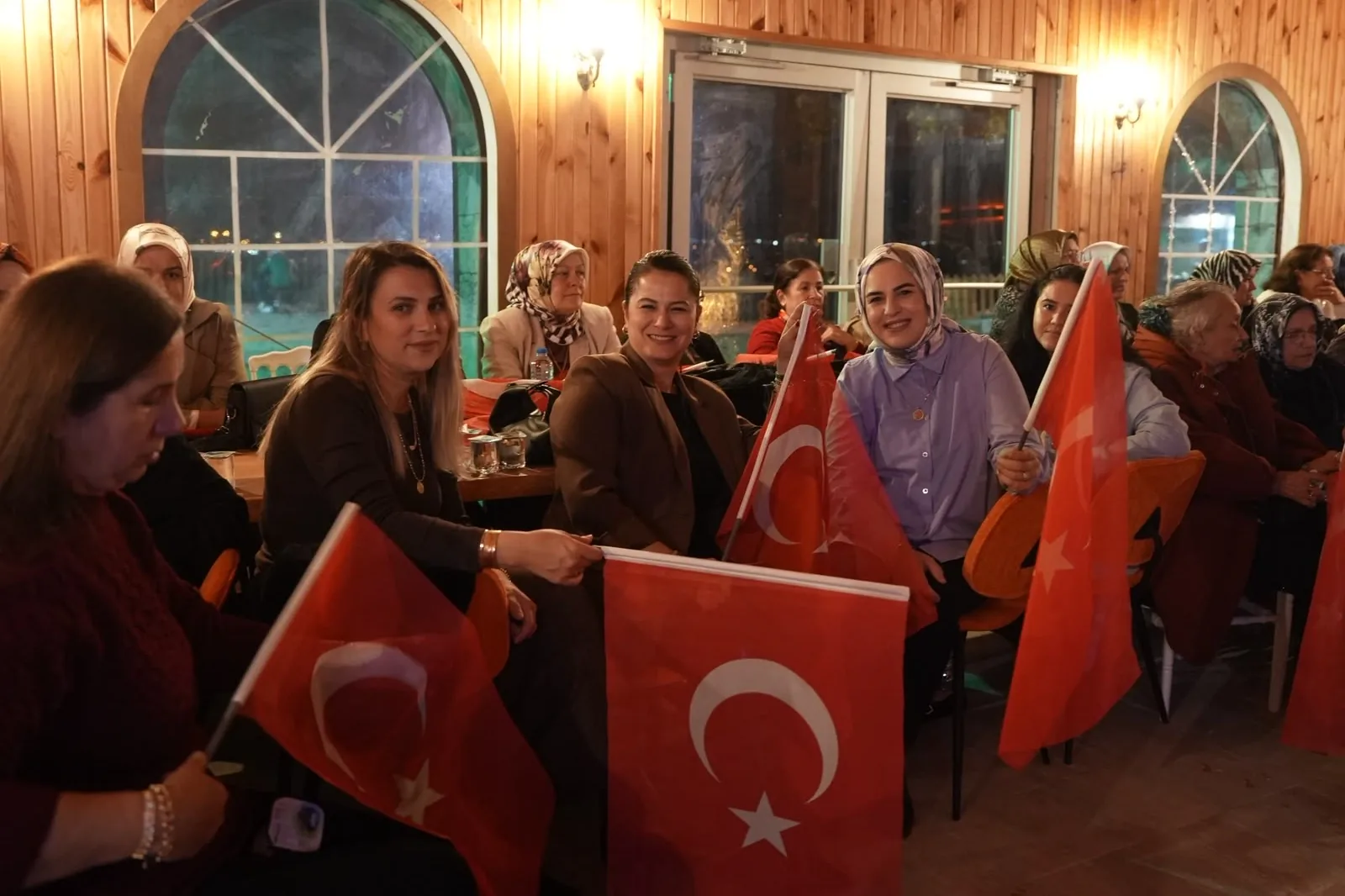 D&uuml;zceli kadınlardan 29 Ekim'e fasıl geceli kutlama