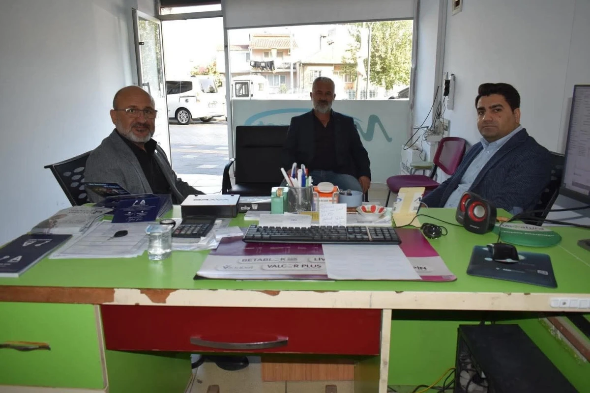 Ahmetli Kaymakamı Mehmet Kaan Kini’den Anahtar Parti İlçe Başkanlığı’na Ziyaret