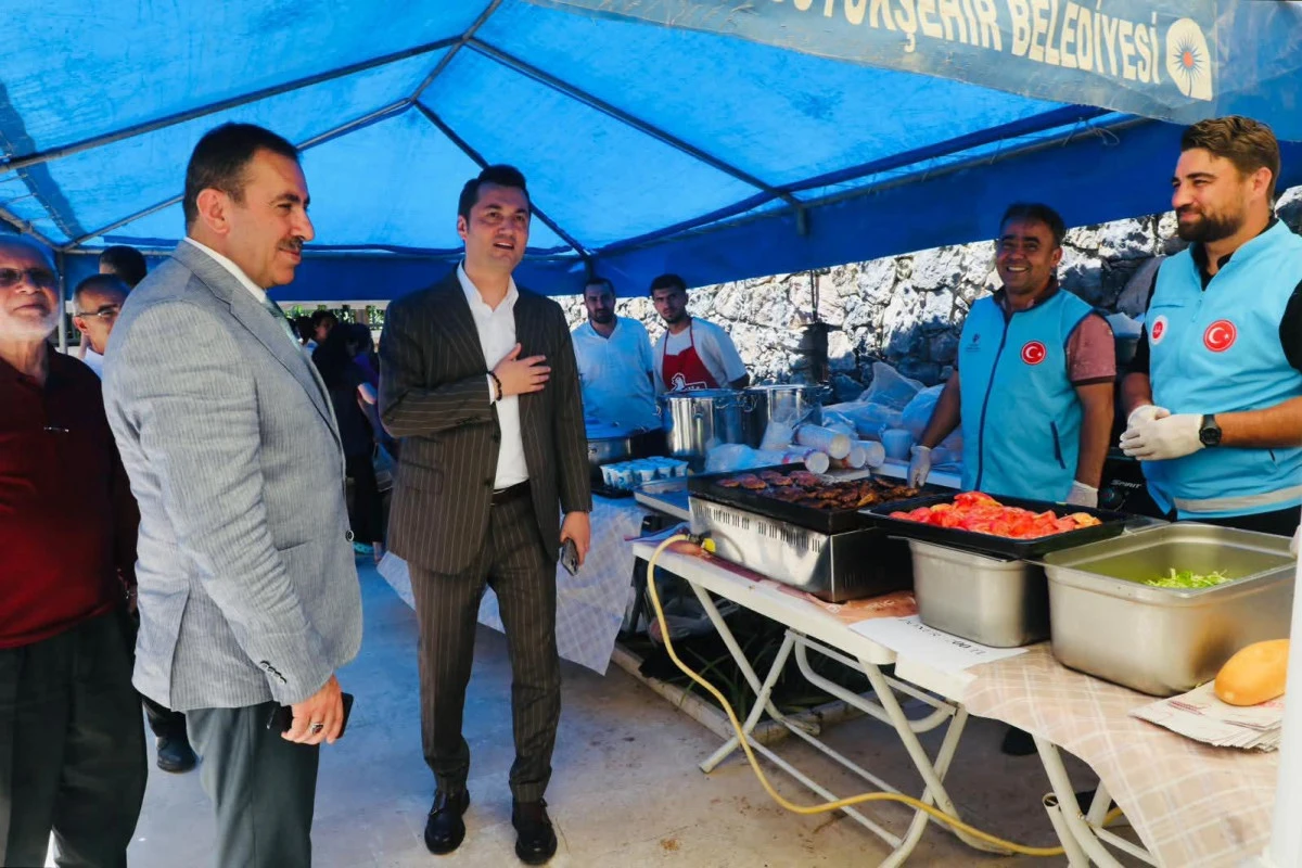 Alanya&rsquo;da Anlamlı Etkinlik: Kaymakam &Ouml;zt&uuml;rk &ldquo;Hayır &Ccedil;arşısı&rdquo;nı Ziyaret Etti