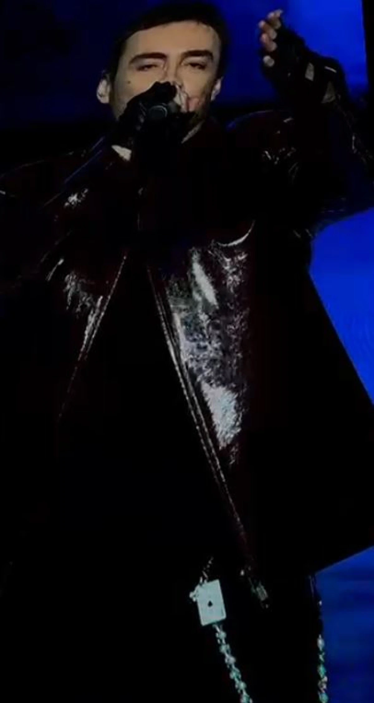 Ameliyat Sonrası İlk Sahne: Murat Dalkılı&ccedil;&rsquo;tan Duygusal D&ouml;n&uuml;ş