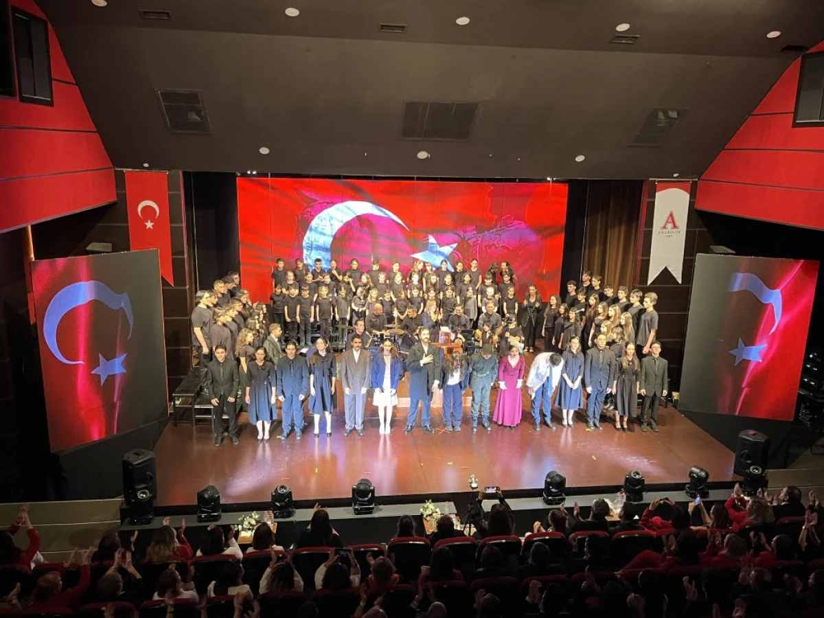 Anabilim Eğitim Kurumları&rsquo;ndan Cumhuriyetin 103. Yılına Yakışır G&ouml;rkemli Kutlama: &ldquo;Miras&rdquo; Oyunu Ayakta Alkışlandı
