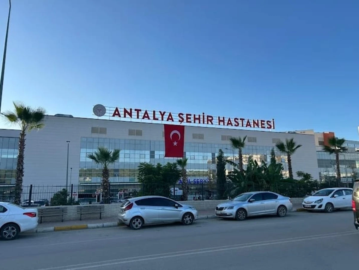 Antalya&rsquo;daki Kamu Hastanelerine Tepki: &ldquo;Fiziki Şartlar, Personel Davranışı ve Ulaşım Ciddi Sorun&rdquo;