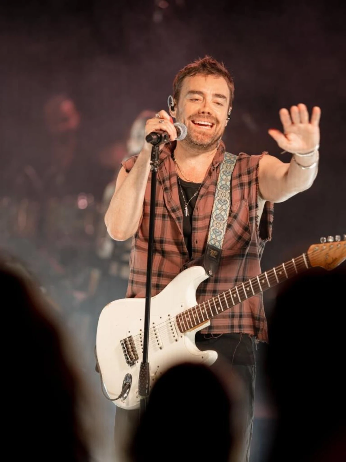 Arayı Konser Maratonu ve Yeni Projelerle Kapattı: Murat Dalkılı&ccedil; Formuyla G&ouml;z Dolduruyor! VİDEOLU HABER