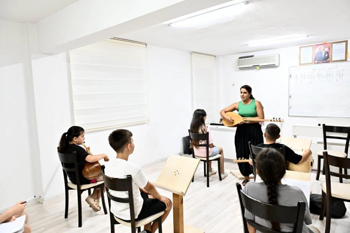 Bağlamanın sesi Değirmen&ouml;n&uuml;&rsquo;nde yankılanıyor