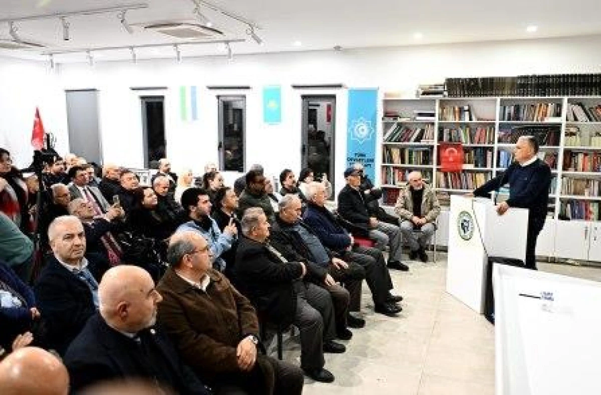 Başkan Uysal, T&uuml;rk Ocakları&rsquo;nda anayasa tartışmalarını değerlendirdi