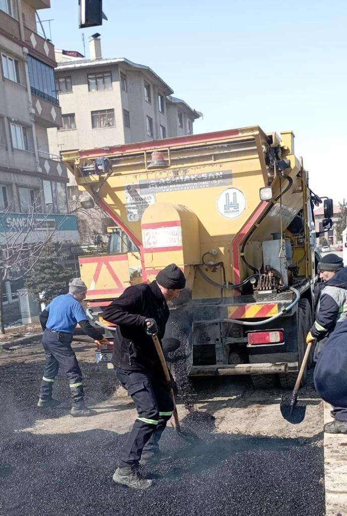 Büyükşehir Belediyesi Asfalt Sezonunu Erken Başlattı!