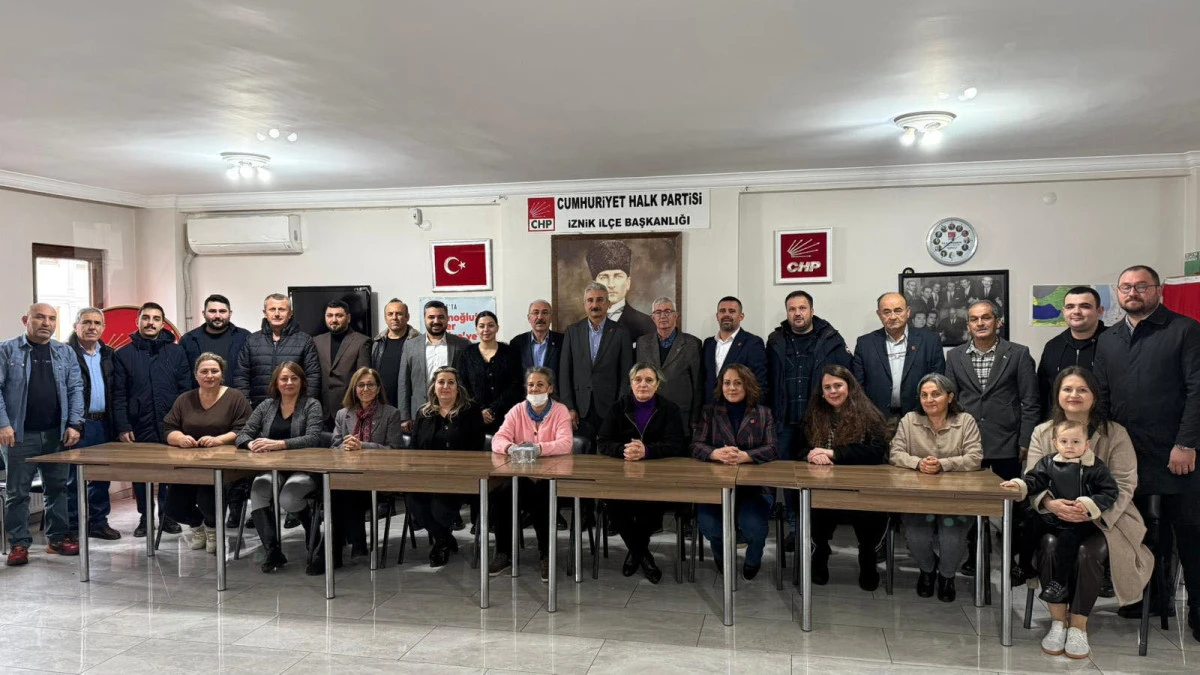 CHP Bursa İl Başkanı Nihat Yeşiltaş İznik&rsquo;te Sahadaydı: &ldquo;Masa Başında Değil, Halkın İ&ccedil;indeyiz&rdquo;