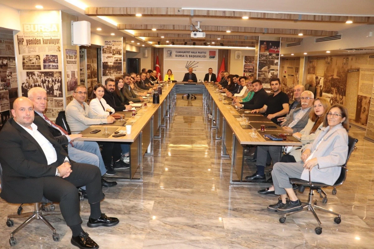 CHP Bursa İl Yönetiminde  görev dağılımı yapıldı:  “Bursa’da halkın sözünü iktidara taşıyacağız”