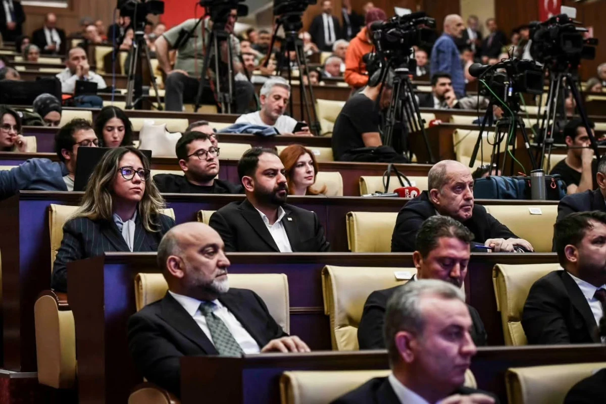 CHP&rsquo;li Ay&ccedil;a &Ccedil;ağlar&rsquo;dan Mansur Yavaş&rsquo;a Tam Destek: "Şeffaf Belediyeciliğin Yanındayız"