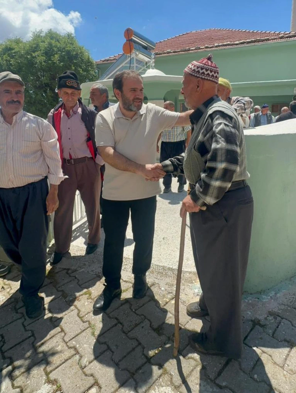 Eski Başkan &Ouml;zkan&rsquo;dan Akseki&rsquo;de "G&ouml;n&uuml;l" Ziyaretleri: Sahadan Hi&ccedil; Kopmuyor!