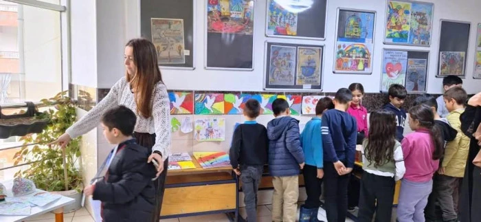 Finike Emin Akın İlkokulu&rsquo;nda &Ouml;ğrencilerden Yarıyıl Sergisi- Videolu Haber