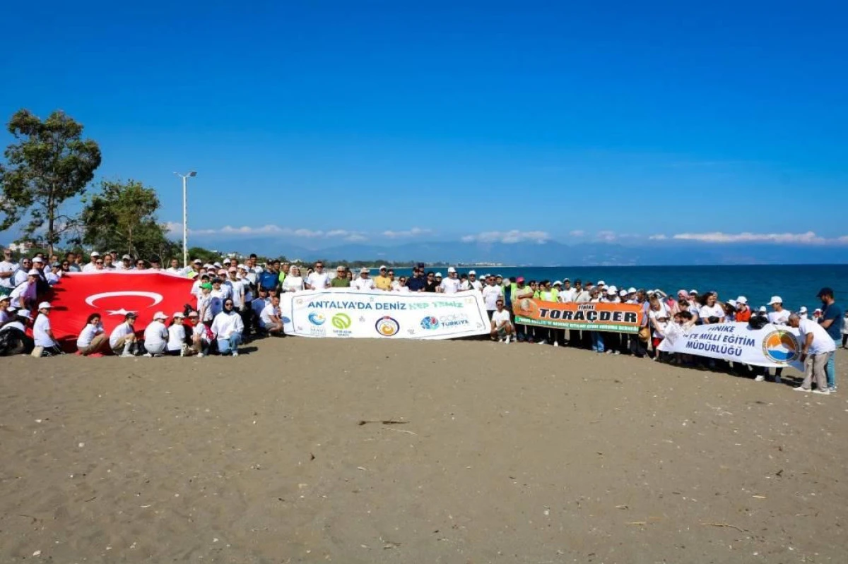Finike&rsquo;de "D&uuml;nya &Ccedil;evre G&uuml;n&uuml;" Seferberliği: "Antalya&rsquo;da Deniz Hep Temiz"
