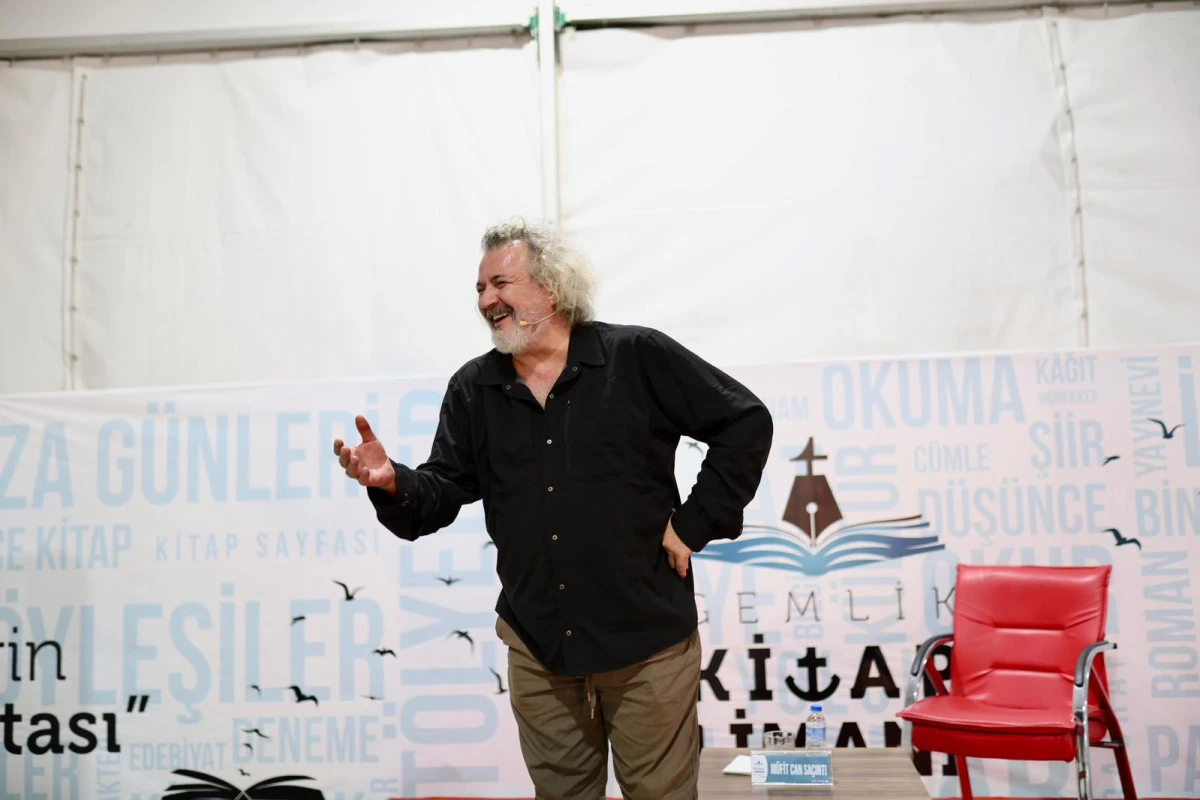 Gemlik Kitap Limanı’nda Müfit Can Saçıntı’dan Kahkaha ve Anlam Dolu Bir Akşam