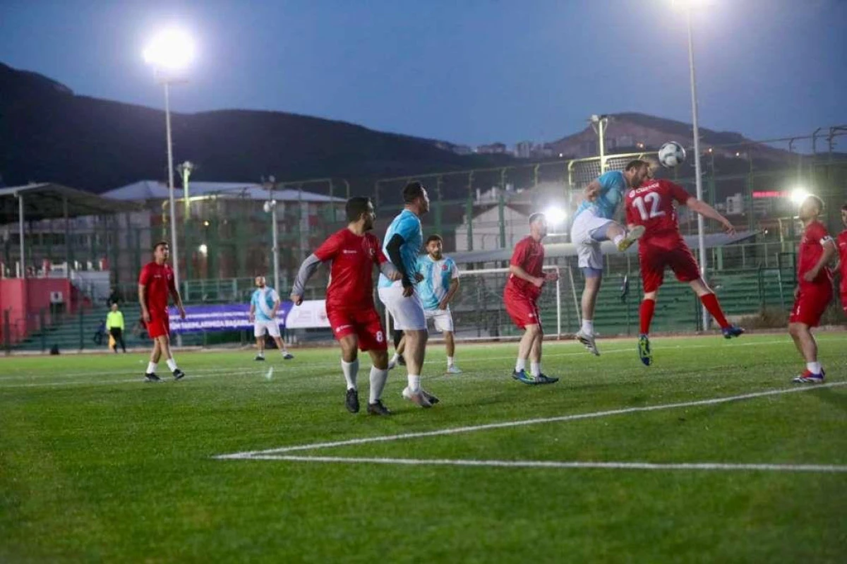 Gemlik&rsquo;te Emek Kupası Heyecanı Başladı: Yeşil Sahada Ter D&ouml;kecekler!