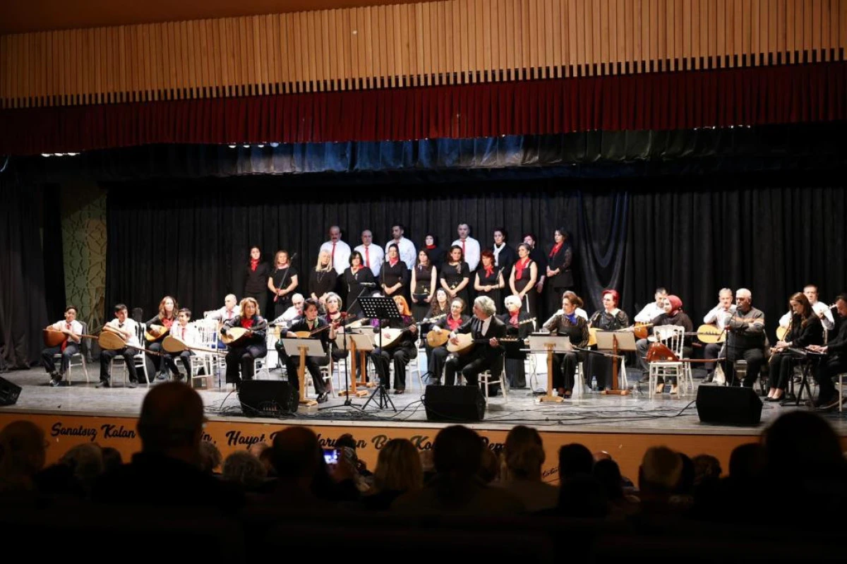 Gemlik&rsquo;te Kadınlar G&uuml;n&uuml;&rsquo;ne &Ouml;zel T&uuml;rk&uuml; Gecesi