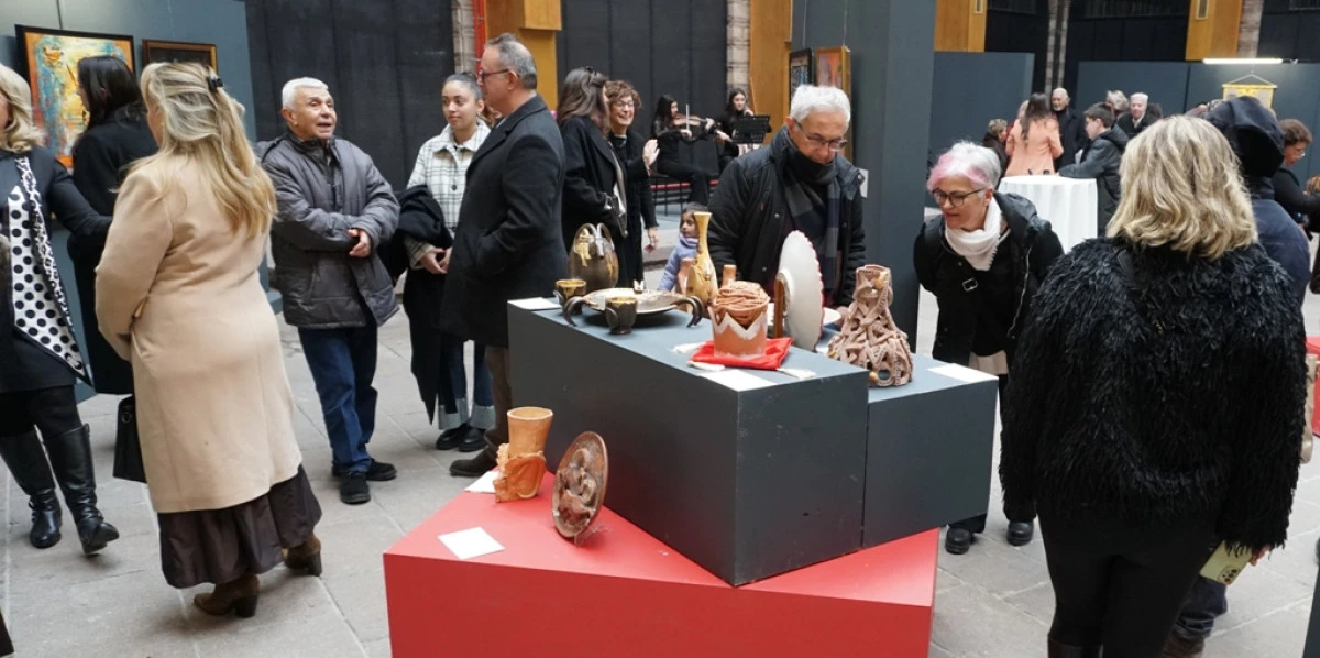 Gordion &ndash; D&uuml;ğ&uuml;m&uuml; &Ccedil;&ouml;zen Hik&acirc;yeler