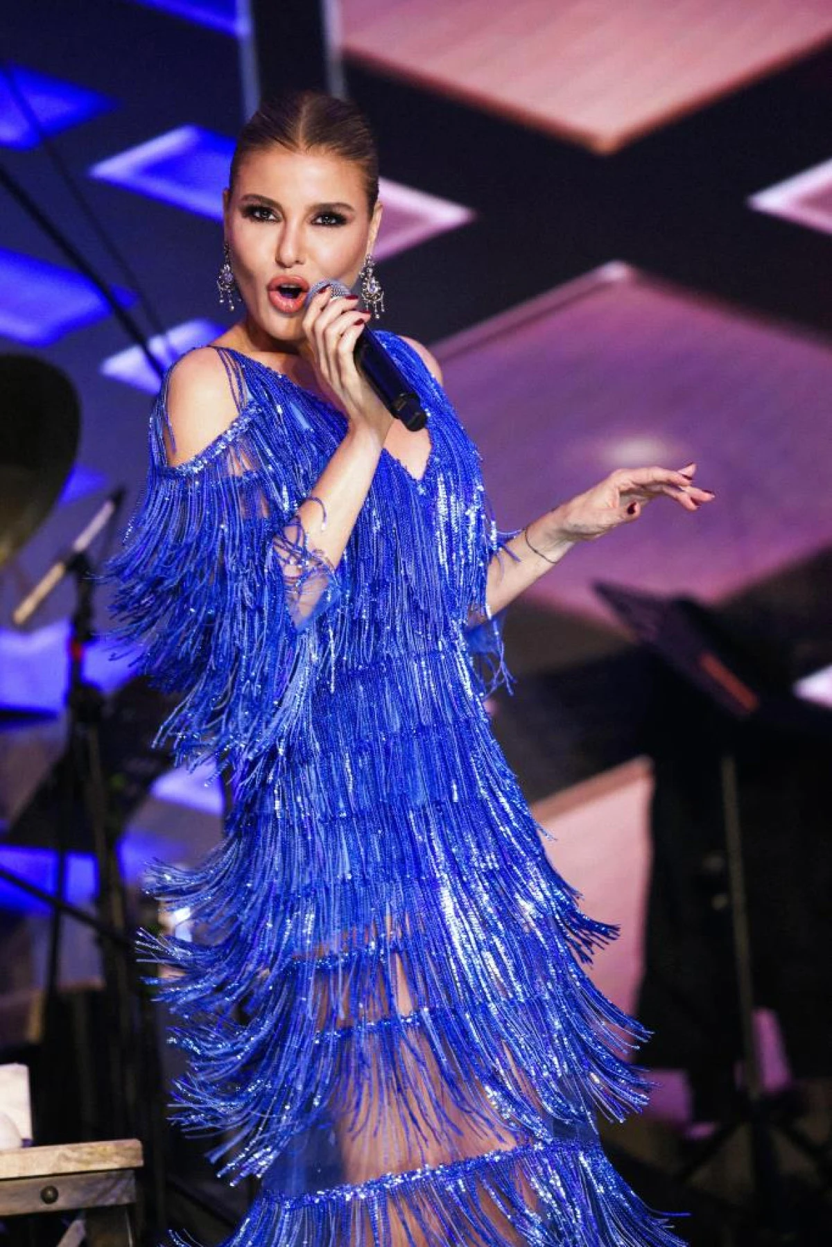 G&uuml;lben Ergen Antalya&rsquo;da Sahne Aldı