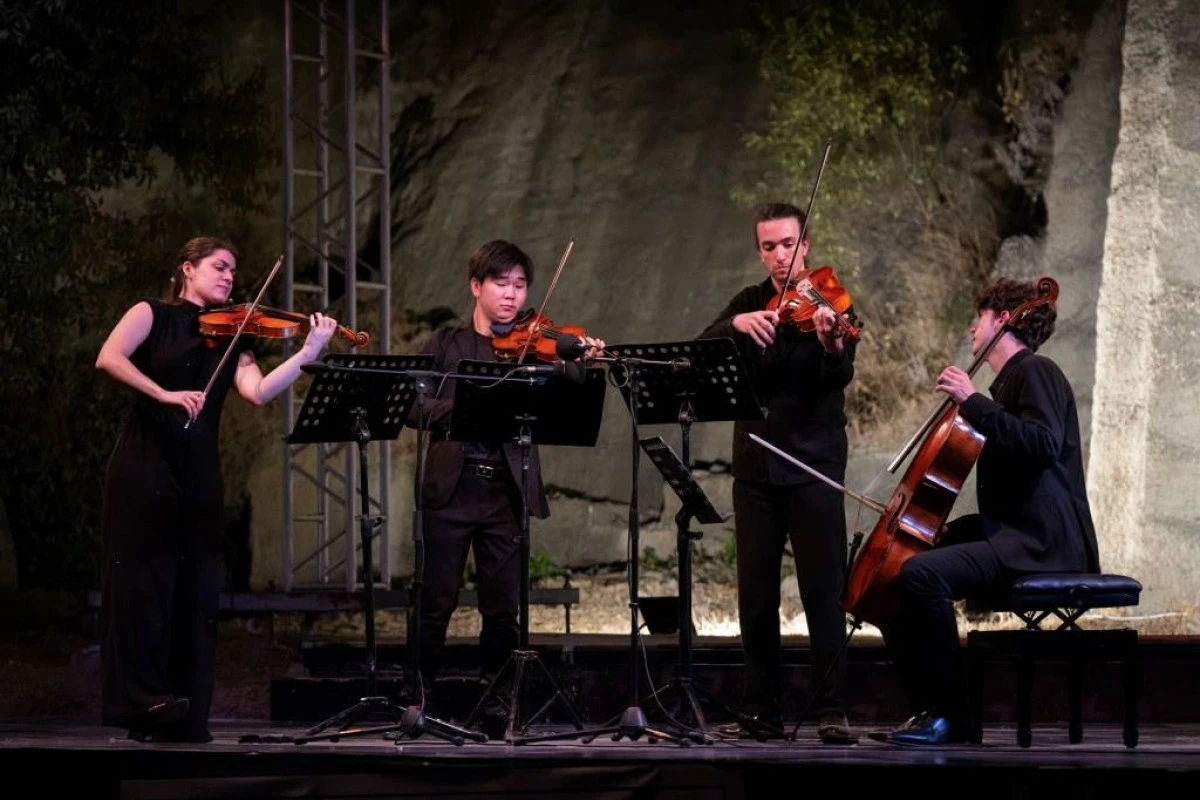 G&uuml;m&uuml;şl&uuml;k&rsquo;te Tarihi Taş Ocağında Varyon Quartet R&uuml;zgarı Esti