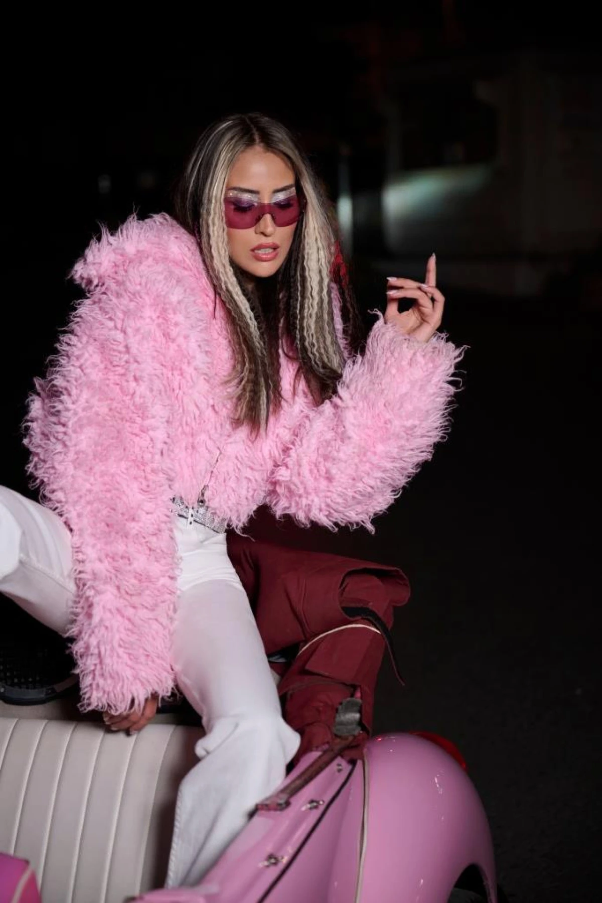 HANDE &Uuml;NSAL&rsquo;DAN YENİ HİT: &ldquo;AMMAN AMAN&rdquo;