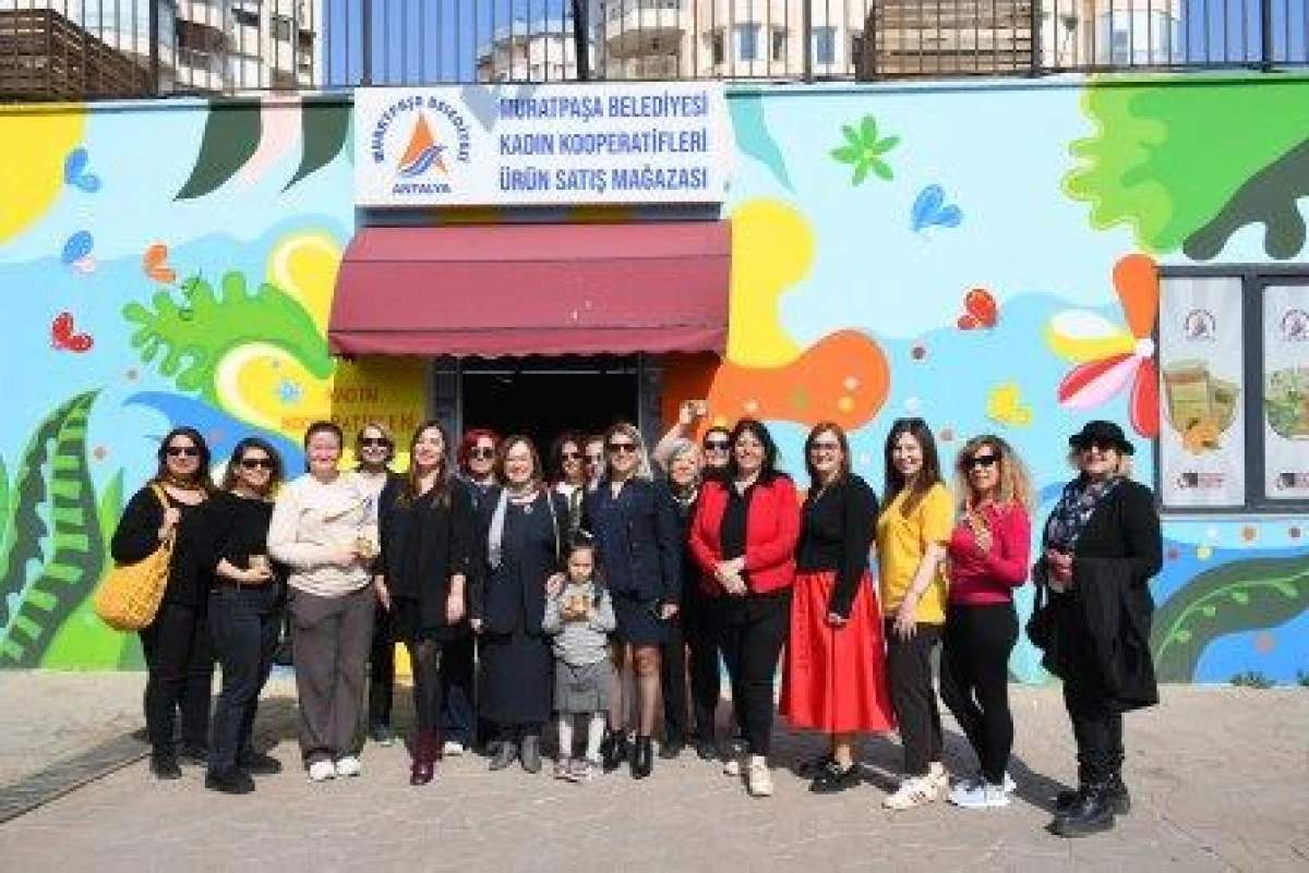 Kadın Kooperatiflerinden 8 Mart&rsquo;a &Ouml;zel Balmumu At&ouml;lyesi