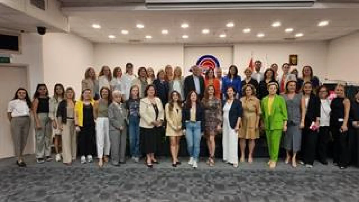 KADINLAR ÇALIŞMA HAYATINDA GÜÇLENMEK İÇİN İZMİR’DEN SES YÜKSELTTİ