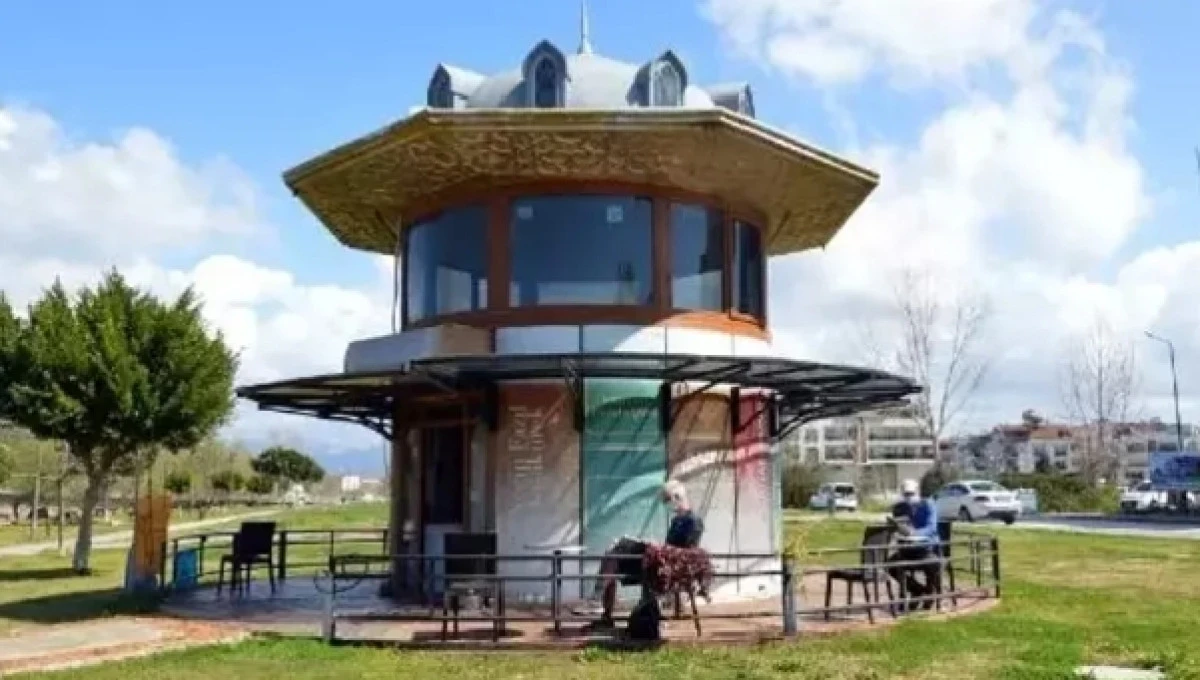 Manavgat Edebiyat Parkı Kaderine Terkedildi: "Kitap Okuyacaktık, Kapıda Kaldık!"