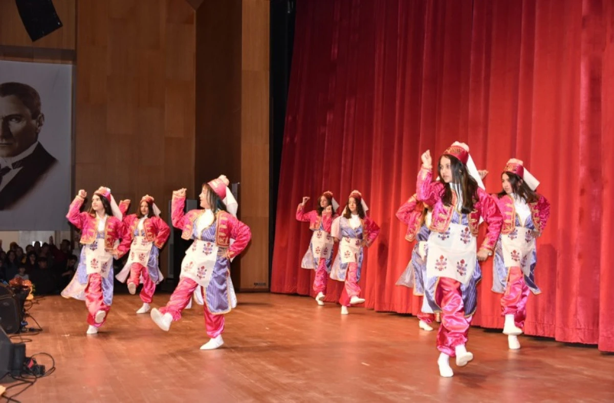 Manavgat&rsquo;ta K&uuml;lt&uuml;r R&uuml;zgarı: &Ouml;ğer Ortaokulu&rsquo;ndan G&ouml;rkemli Bahar Şenliği