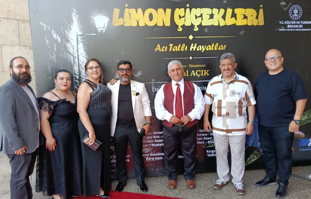 Mersin'de "Limon &Ccedil;i&ccedil;ekleri" Filminin Galasına Yoğun İlgi- Videolu