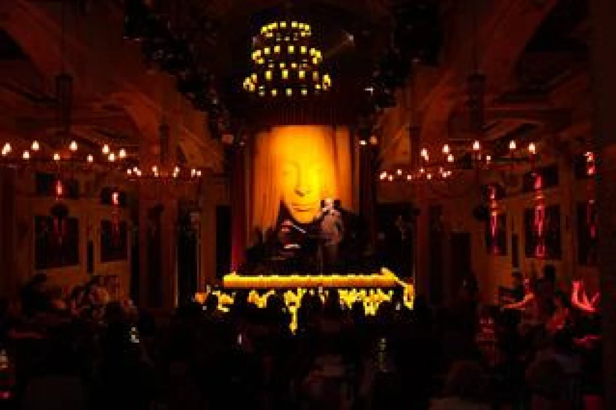 Mum Işığında M&uuml;zik Ş&ouml;leni: Candela Concert 22 Şehirle T&uuml;rkiye Turnesine &Ccedil;ıkıyor!