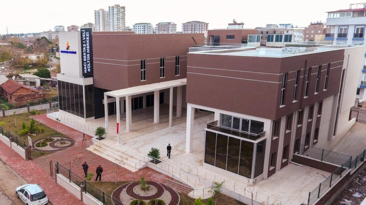 Muratpaşa&rsquo;da Sanat Kapıları A&ccedil;ılıyor: Tiyatro ve Bağlama Kursu Başvuruları Başladı