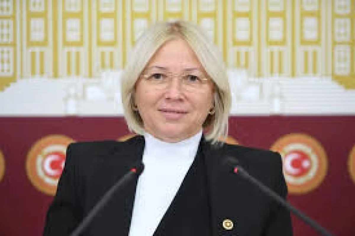 Nurten Yontar: &ldquo;A&ccedil;lık Sınırının Altında Yaşam Dayatılıyor&rdquo;