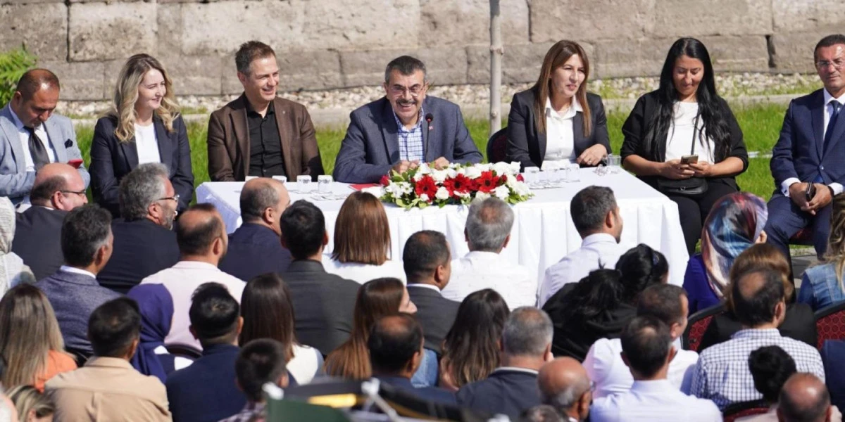 ÖĞRETMENLER, HAZİRAN DÖNEMİ MESLEKİ ÇALIŞMA PROGRAMINA İSTEDİKLERİ İLLERDE KATILABİLECEK