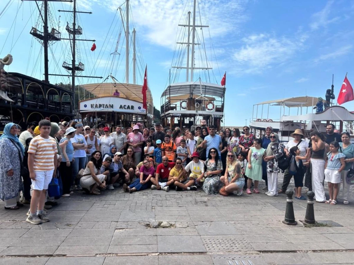 &Ouml;zel gereksinimli bireyler Akdeniz&rsquo;e a&ccedil;ıldı