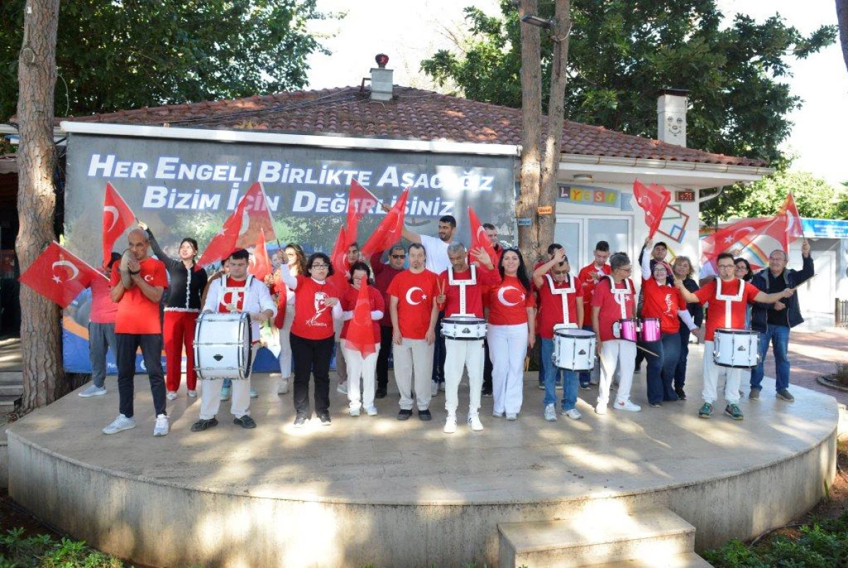&Ouml;zel Gereksinimli Bireylerden Unutulmaz Cumhuriyet Coşkusu!