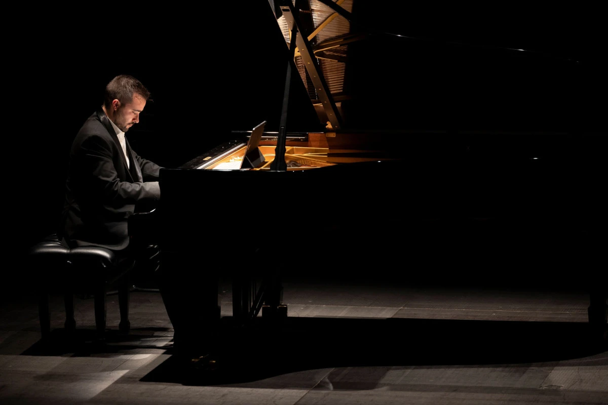 Portekizli Piyanist Vasco Dantas, G&uuml;m&uuml;şl&uuml;k'te Fado Ezgileriyle Sahne Alacak