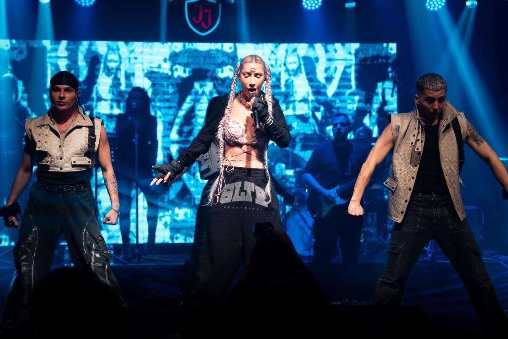 SAHNELERDE SEVGİLİLER GÜNÜ COŞKUSU