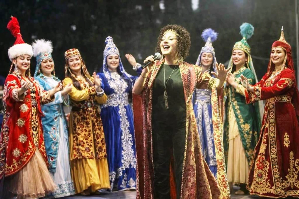 Şahsenem Nevruz&rsquo;da İzmir&rsquo;de Sahne Aldı