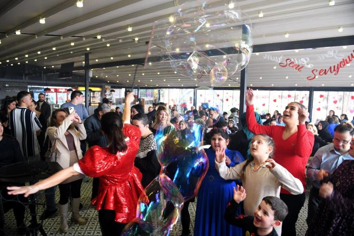 Sevgi G&uuml;n&uuml;&rsquo;nde Engelsiz Buluşma