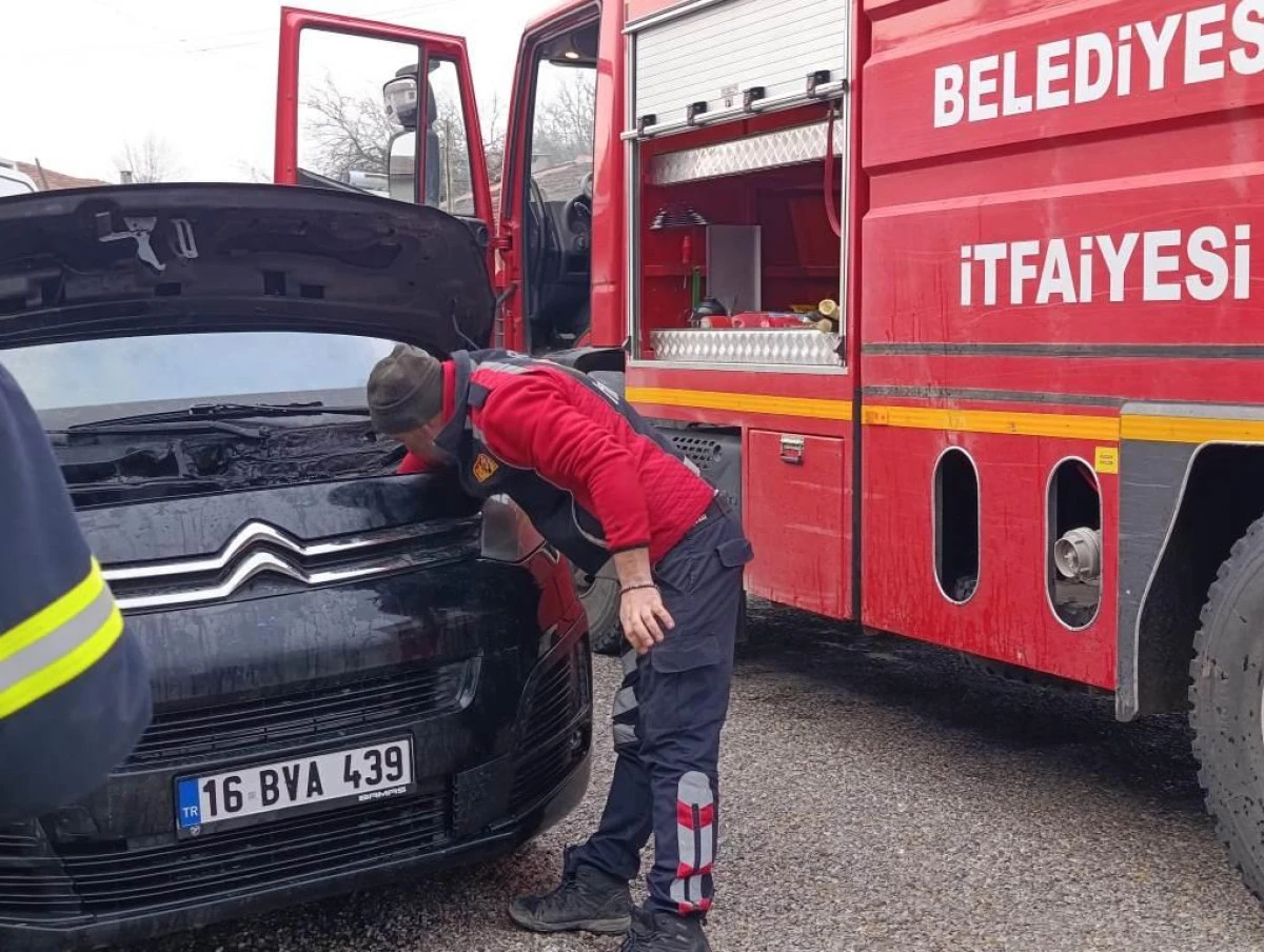 Seyir Halindeki Minib&uuml;ste &Ccedil;ıkan Yangın S&ouml;nd&uuml;r&uuml;ld&uuml;