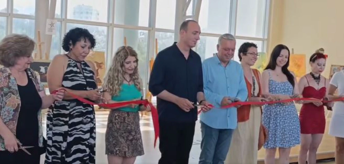 Uluslararası Şehirler Derneği&rsquo;nden Sanat Dolu Buluşma: Geleneksel ve &Ccedil;ağdaş Resim Sergisi A&ccedil;ıldı