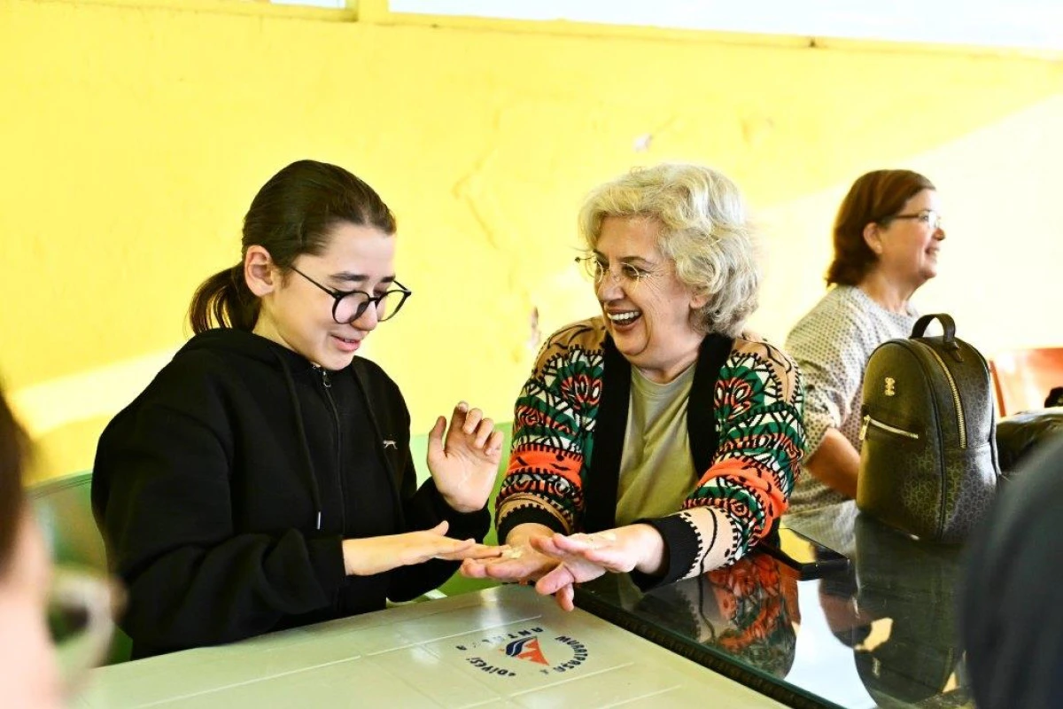 Yaşlı Evleri’nde Kuşaklar Arası Etkileşim Atölyesi