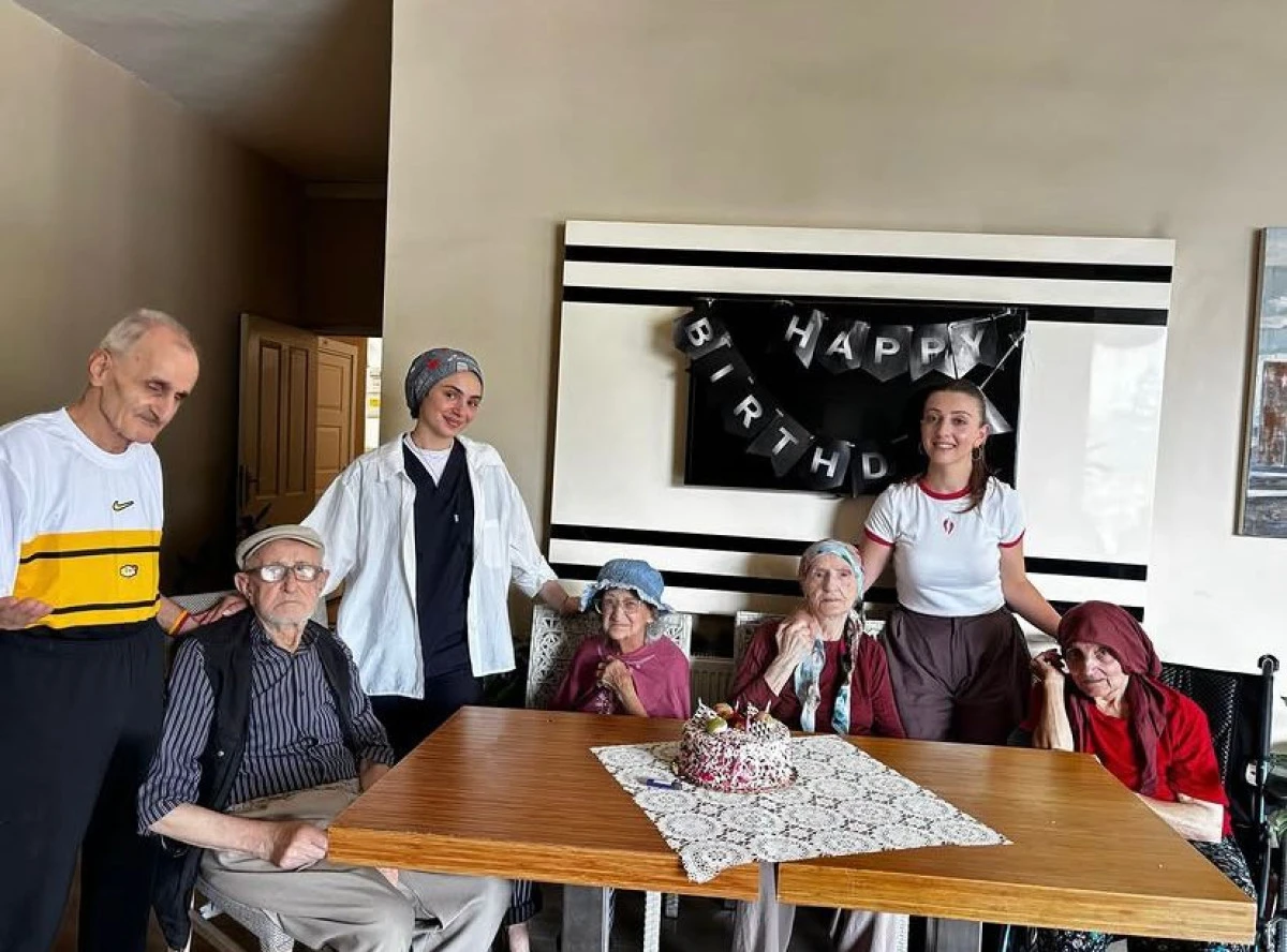 Yaşlılarımızın huzur bulduğu yer :   Kartal Anadolu Huzurevi 